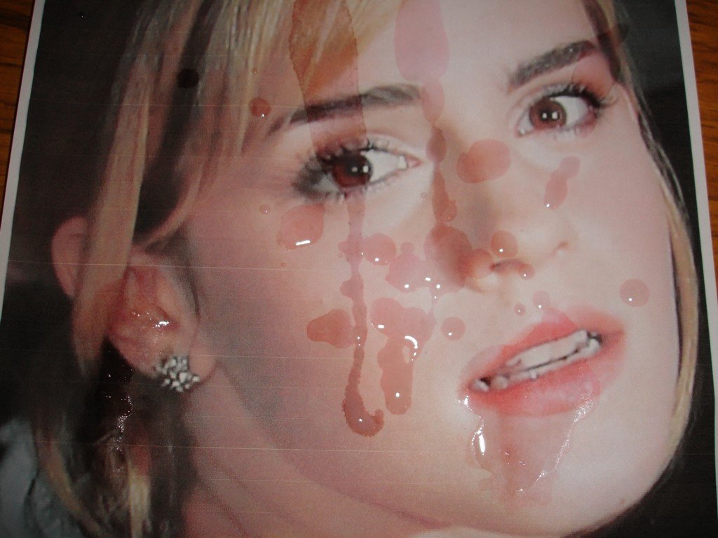 by8jlh5o Emma Watson 10.jpg